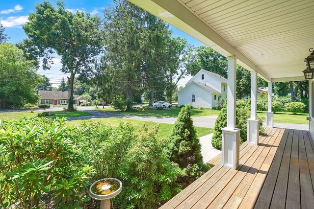 156 Hampden Rd, East Longmeadow, MA 01028