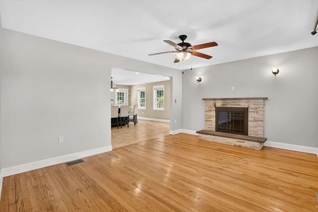 156 Hampden Rd, East Longmeadow, MA 01028