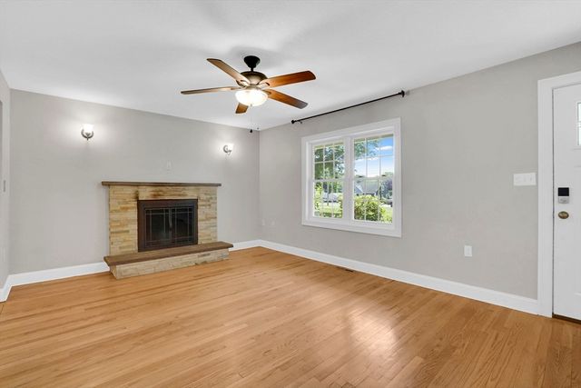 156 Hampden Rd, East Longmeadow, MA 01028
