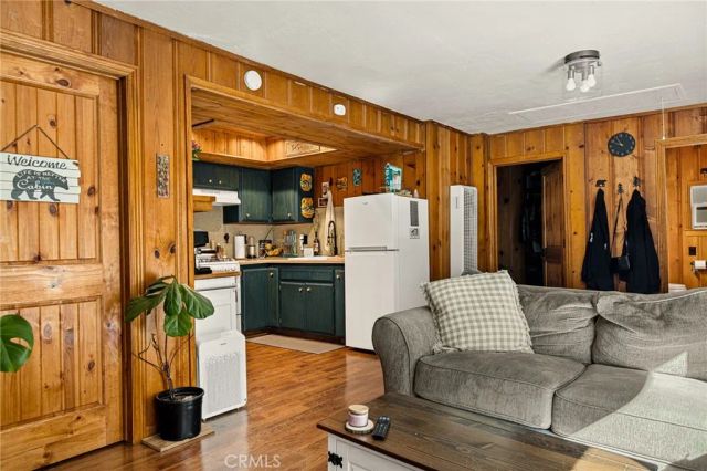 32135 West Drive, Running Springs, CA 92382