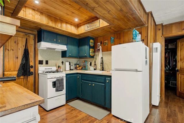 32135 West Drive, Running Springs, CA 92382