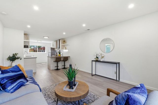 111-113 Nancy Court, Mountain View, CA 94041