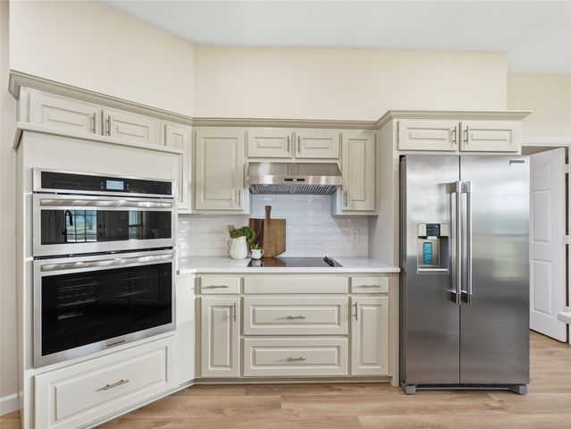 902 W Pioneer Circle, Argyle, TX 76226