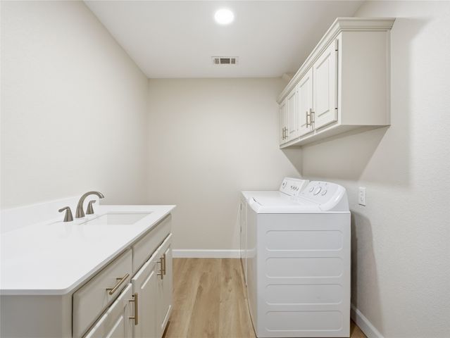 902 W Pioneer Circle, Argyle, TX 76226