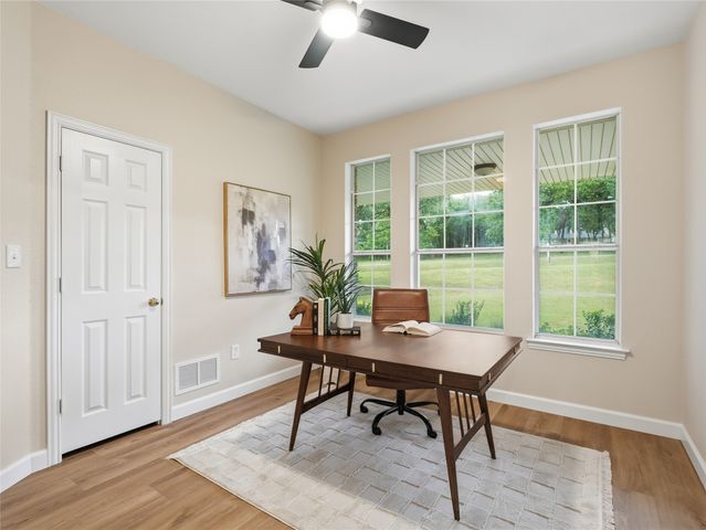 902 W Pioneer Circle, Argyle, TX 76226