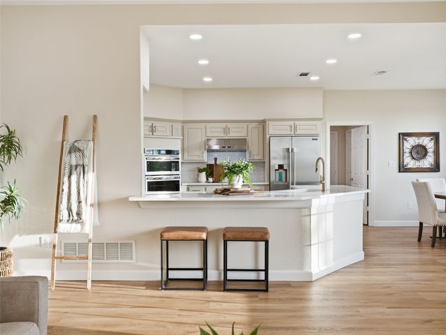 902 W Pioneer Circle, Argyle, TX 76226