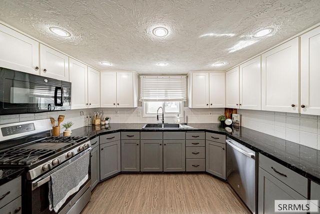 3241 Disney Drive, Idaho Falls, ID 83404