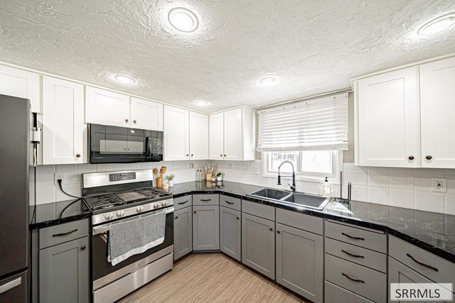 3241 Disney Drive, Idaho Falls, ID 83404