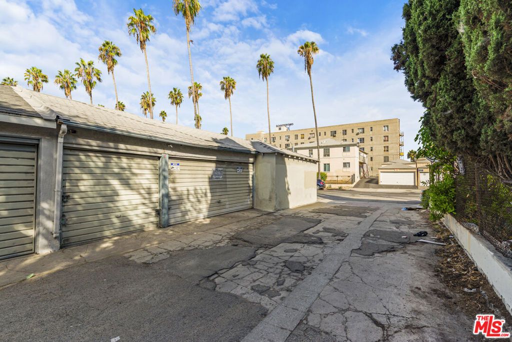 2562 W 11th Street, Los Angeles, CA 90006 — photo 5
