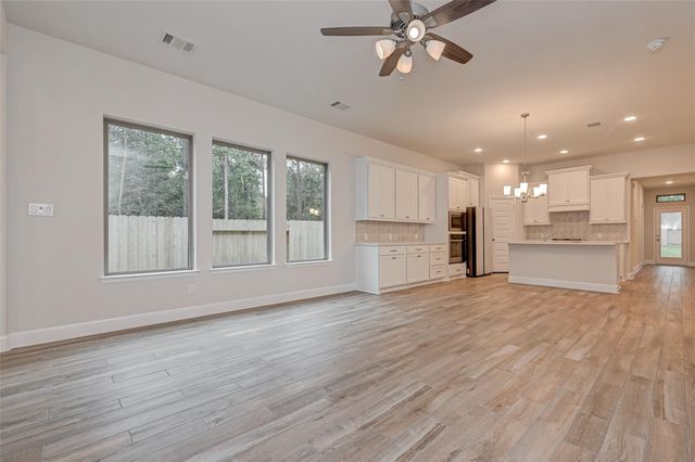 308 Mullins Court, Montgomery, TX 77316