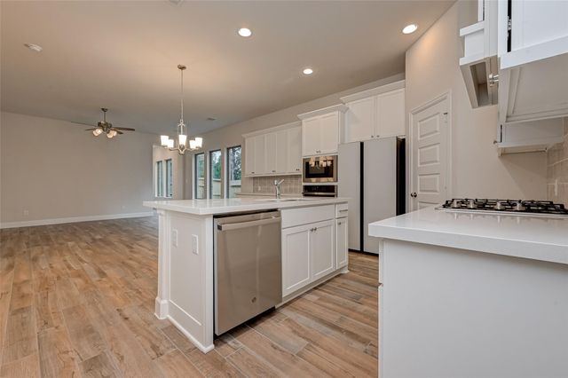 308 Mullins Court, Montgomery, TX 77316