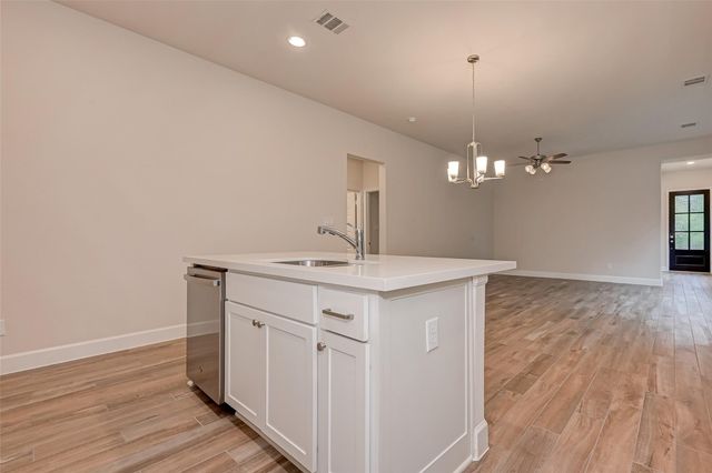 308 Mullins Court, Montgomery, TX 77316