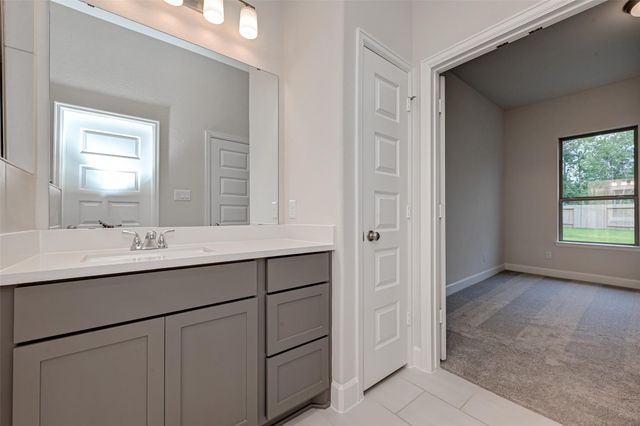 308 Mullins Court, Montgomery, TX 77316