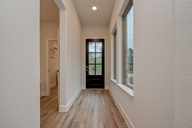 308 Mullins Court, Montgomery, TX 77316