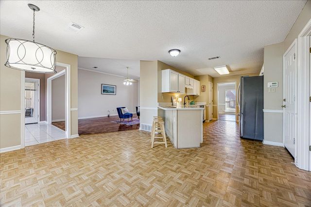 6894 HEDGEWOOD LN, Bartlett, TN 38135