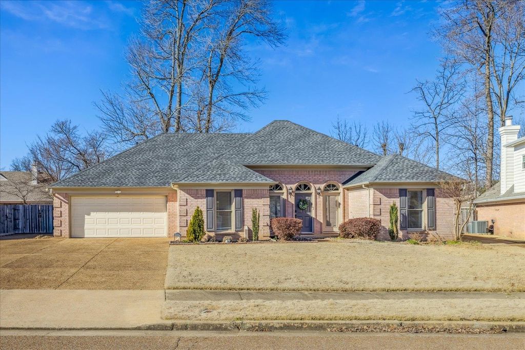 6894 HEDGEWOOD LN, Bartlett, TN 38135