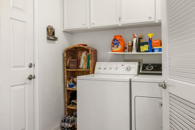 15 Palmer LN, Wimberley, TX 78676