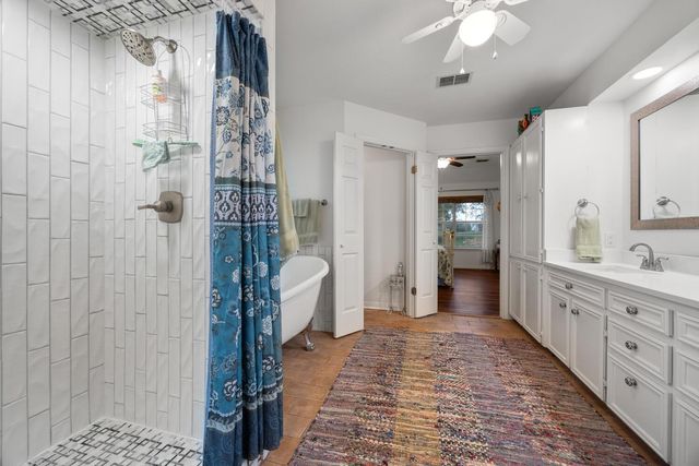 15 Palmer LN, Wimberley, TX 78676