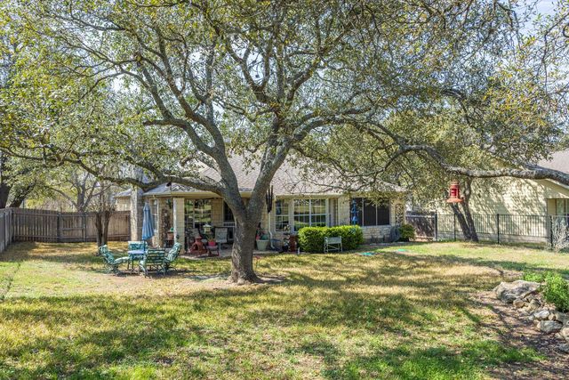 15 Palmer LN, Wimberley, TX 78676