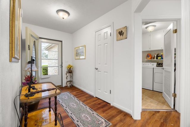 15 Palmer LN, Wimberley, TX 78676