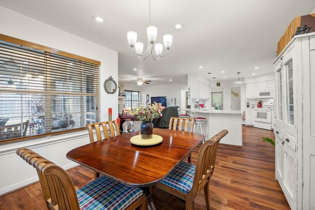 15 Palmer LN, Wimberley, TX 78676