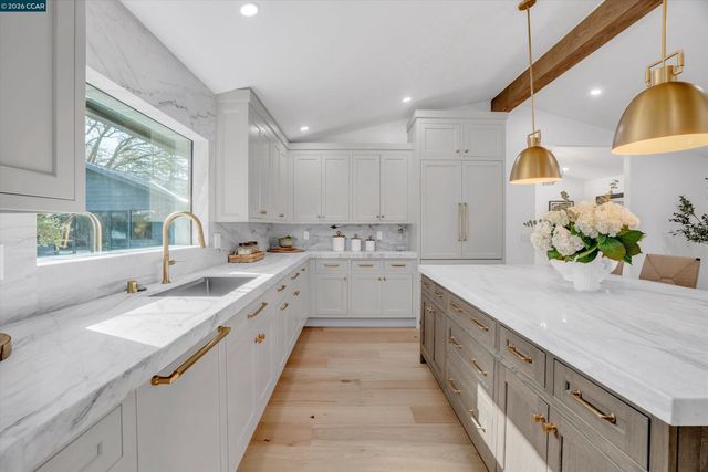 1369 Milton Ave, Walnut Creek, CA 94596