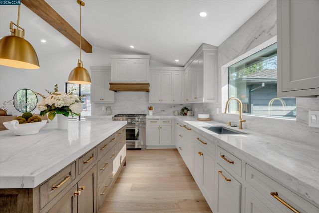 1369 Milton Ave, Walnut Creek, CA 94596