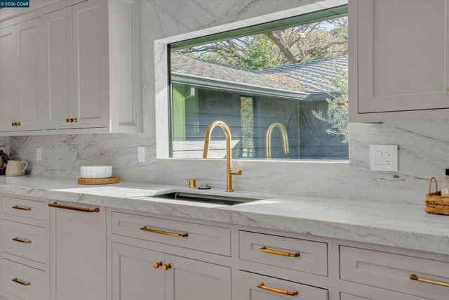 1369 Milton Ave, Walnut Creek, CA 94596