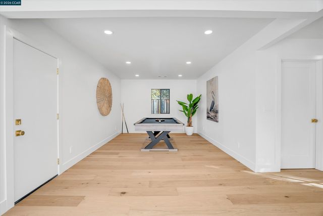 1369 Milton Ave, Walnut Creek, CA 94596