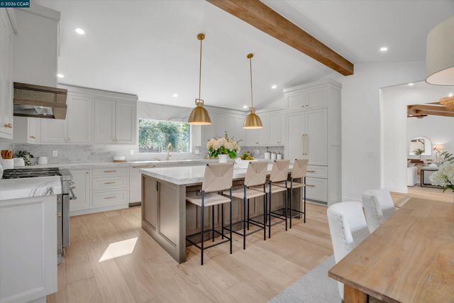 1369 Milton Ave, Walnut Creek, CA 94596