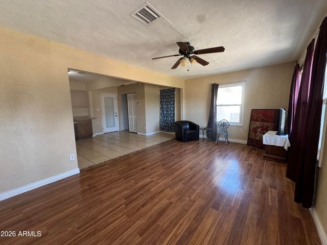 725 E 1ST Street, Mesa, AZ 85203