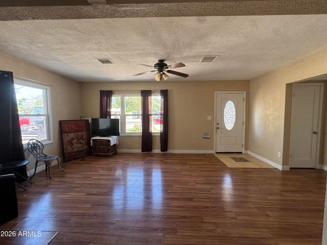725 E 1ST Street, Mesa, AZ 85203