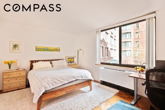275 Greenwich St Apt 2A, New York City, NY 10007