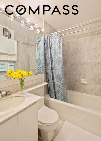 275 Greenwich St Apt 2A, New York City, NY 10007