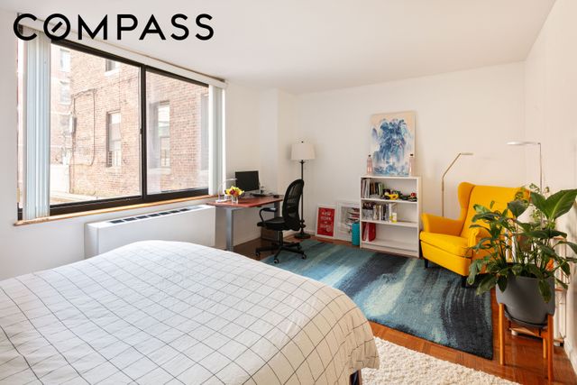 275 Greenwich St Apt 2A, New York City, NY 10007