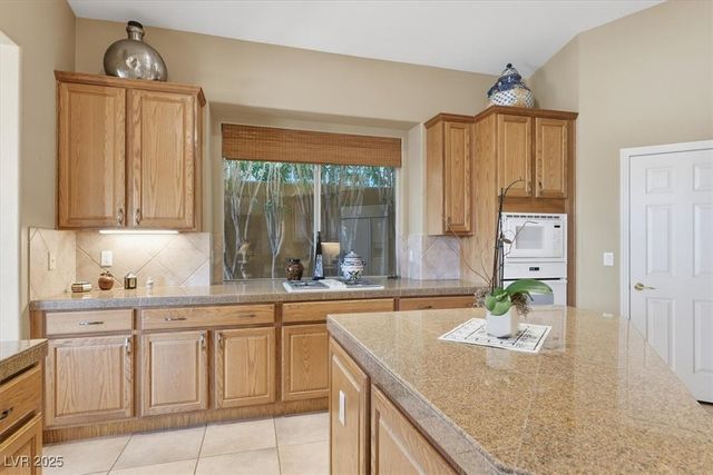 10009 Sienna Peak Court, Las Vegas, NV 89144