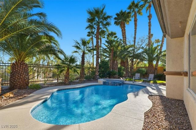 10009 Sienna Peak Court, Las Vegas, NV 89144