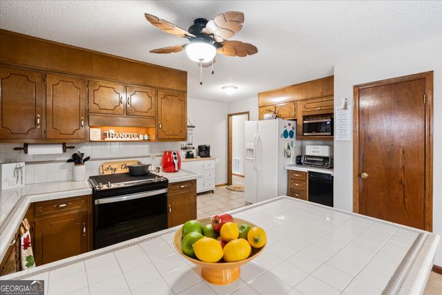 112 Allison Circle, Carrollton, GA 30117