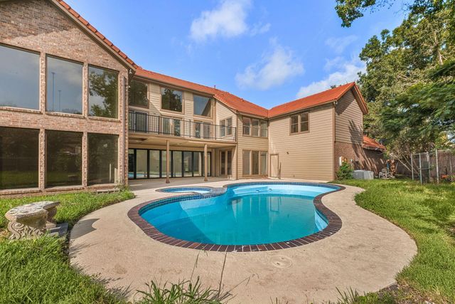 13806 Wilde Forest Court, Sugar Land, TX 77498