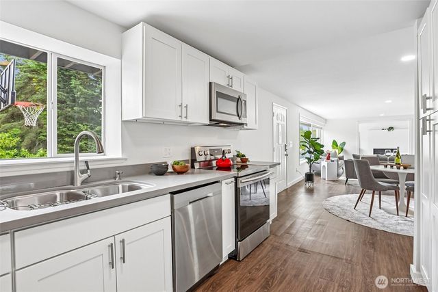 1318 Lake Washington Boulevard S, Seattle, WA 98144
