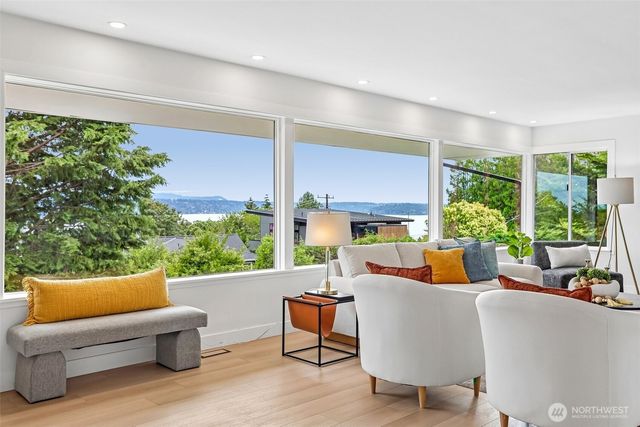 1318 Lake Washington Boulevard S, Seattle, WA 98144