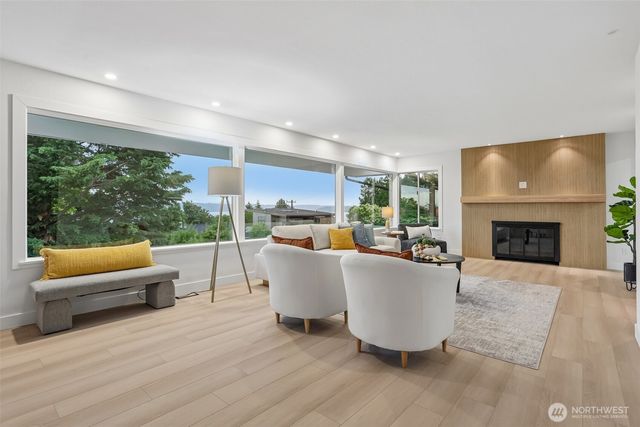 1318 Lake Washington Boulevard S, Seattle, WA 98144
