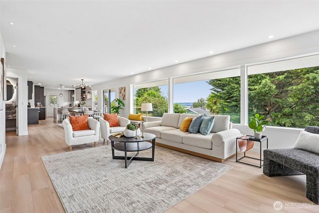 1318 Lake Washington Boulevard S, Seattle, WA 98144