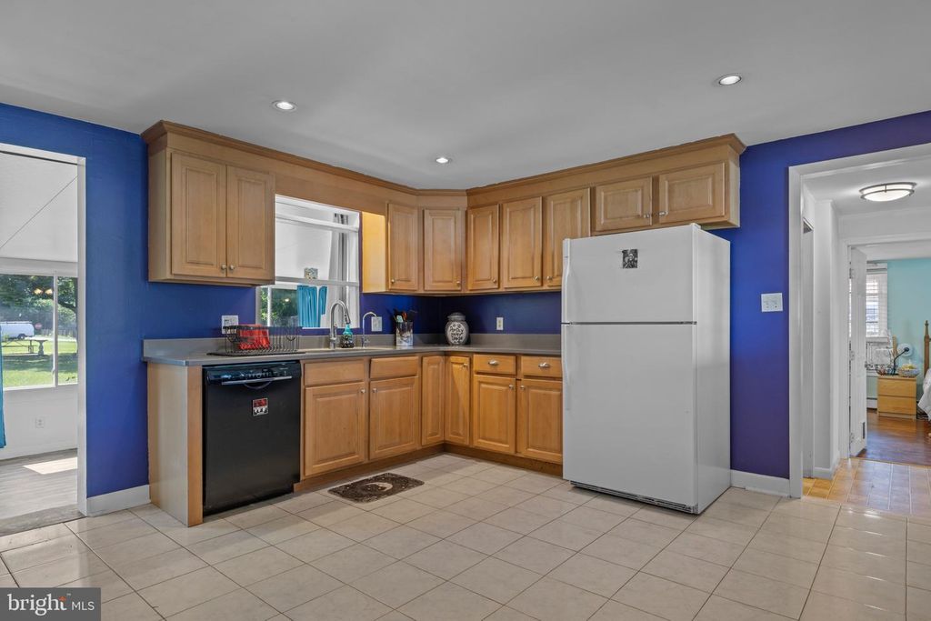 102 ROE ST, Greensboro, MD 21639