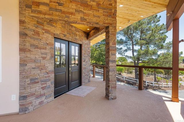 18759 Rangeland Road, Ramona, CA 92065