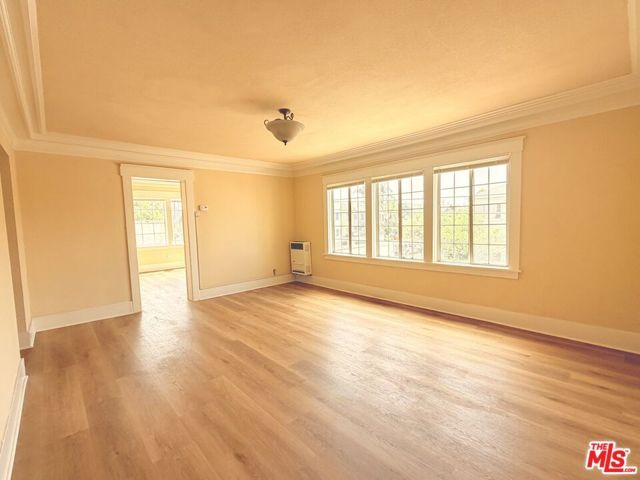 1573 W 30th Street, Los Angeles, CA 90007