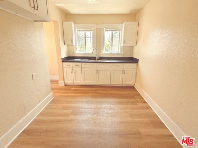 1573 W 30th Street, Los Angeles, CA 90007
