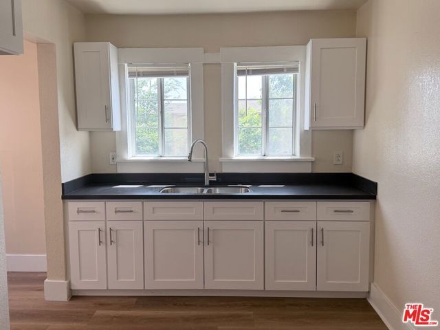 1573 W 30th Street, Los Angeles, CA 90007