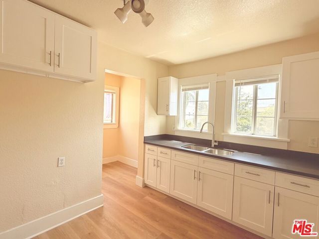 1573 W 30th Street, Los Angeles, CA 90007