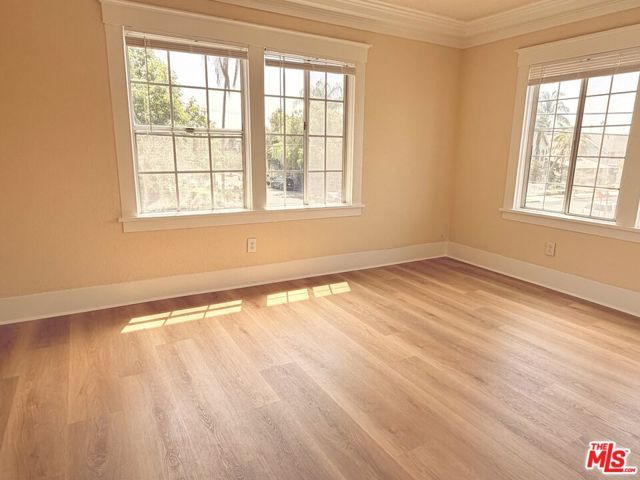 1573 W 30th Street, Los Angeles, CA 90007